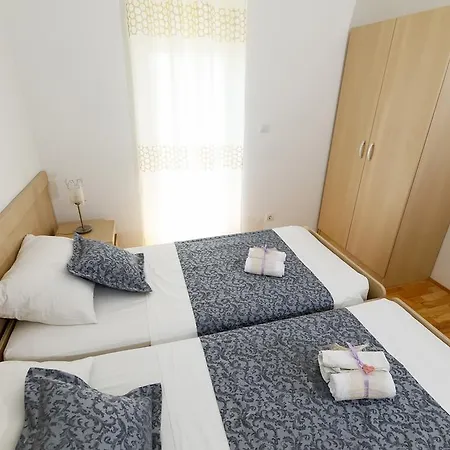Sara & Nina Apartamento Omiš