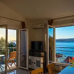 Sara & Nina Apartman Omiš