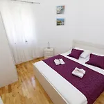 Apartman Sara & Nina *