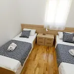 Sara & Nina Apartman Omiš