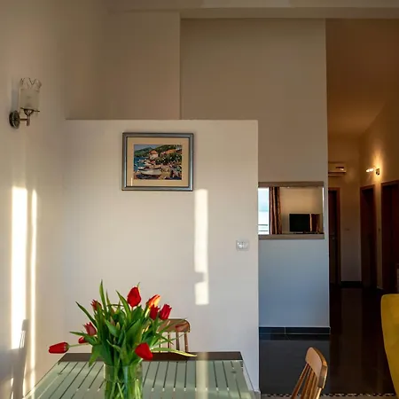 Apartamento Sara & Nina Omiš