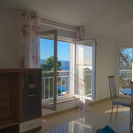 Apartamento Sara & Nina Omiš
