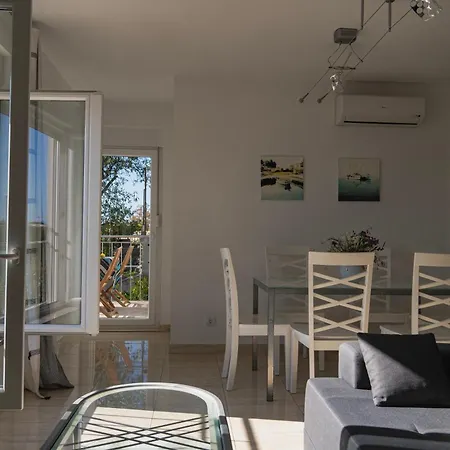 Apartman Sara & Nina *