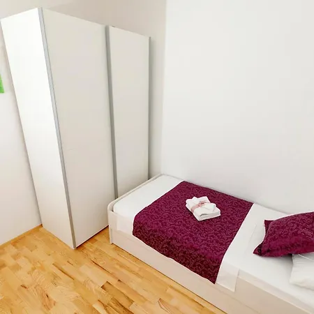 Sara & Nina Apartman *